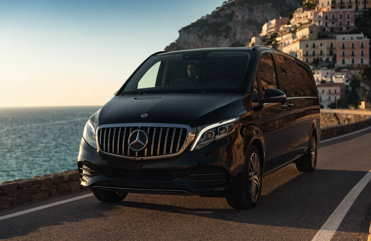 Mercedes Classe V sulla Costiera Amalfitana