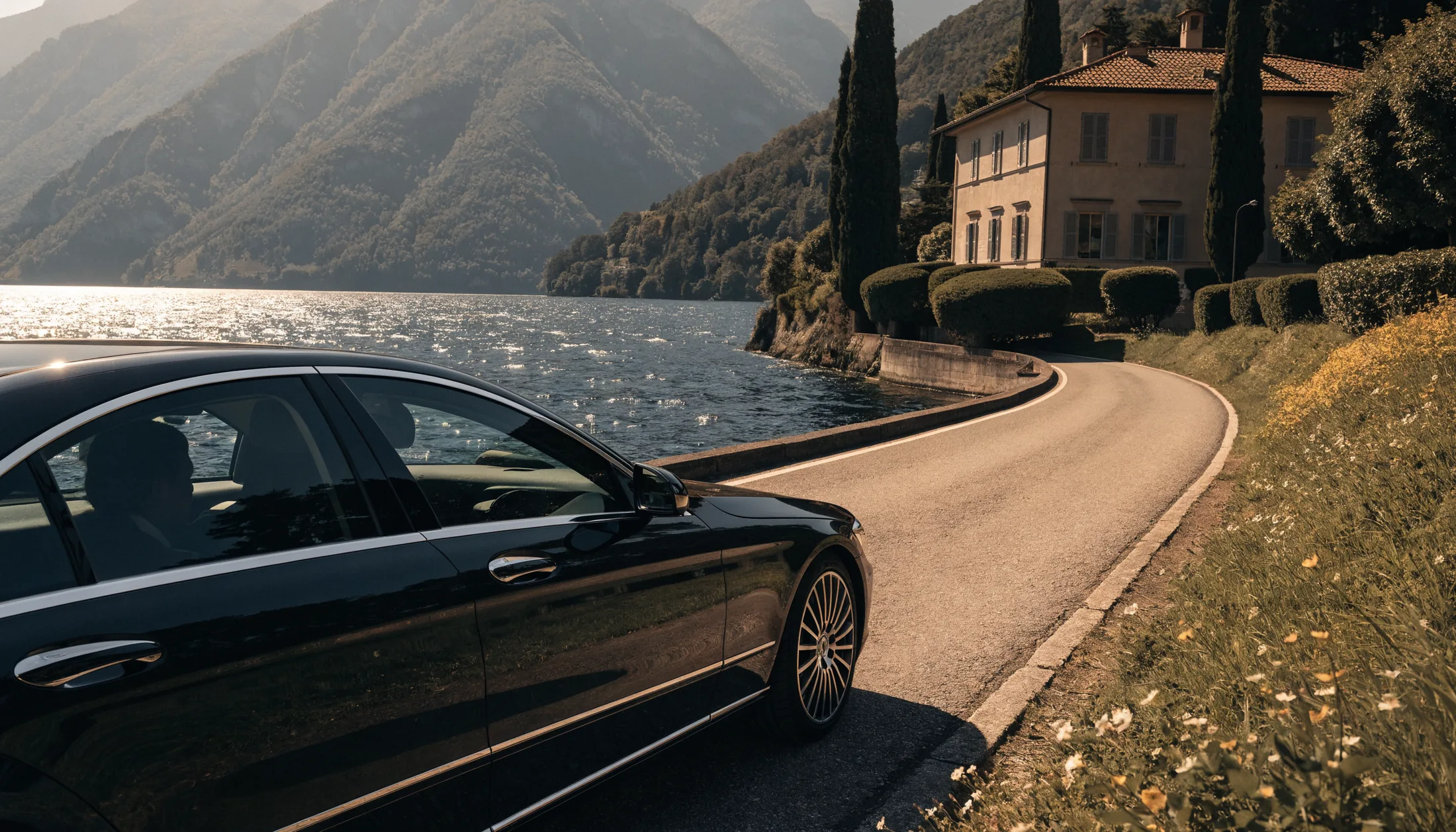 Auto Farnese sul Lago di Como